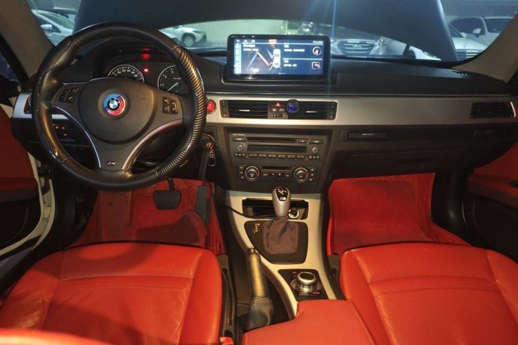 Used BMW 3 Series 2011 320i Coupe Center Console