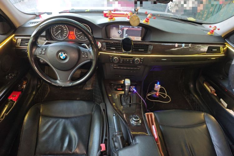 Used BMW 3 Series 2011 325i Luxury Edition Center Console