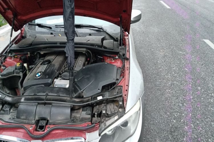 Used BMW 3 Series 2011 330i Convertible Coupe Engine Bay Left