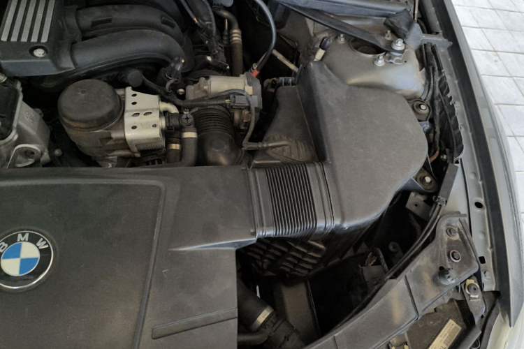 Used BMW 3 Series 2011 318i Leading Model Engine Bay Left
