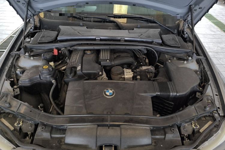 Used BMW 3 Series 2011 318i Leading Model Engine Bay