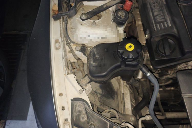 Used BMW 3 Series 2011 320i Coupe Engine Bay Right