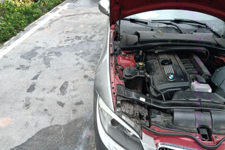 Used BMW 3 Series 2011 330i Convertible Coupe Engine Bay Right