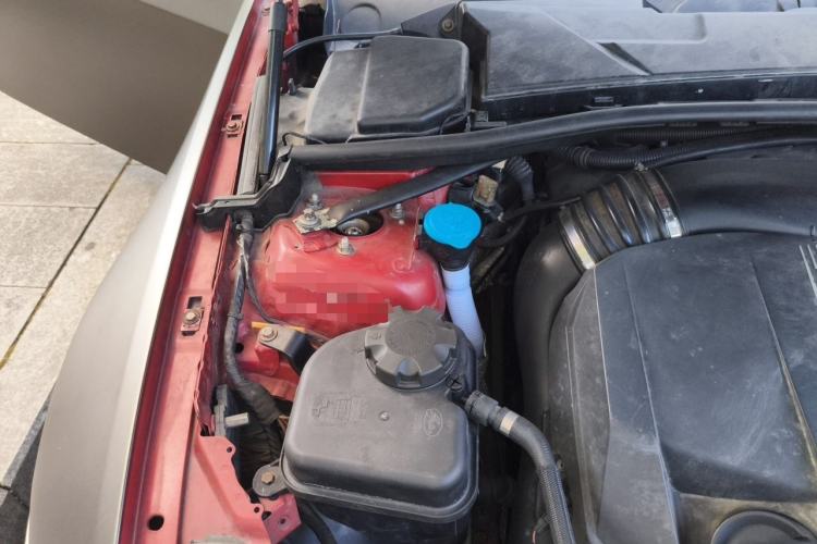 Used BMW 3 Series 2011 335i Convertible Coupe Engine Bay Right