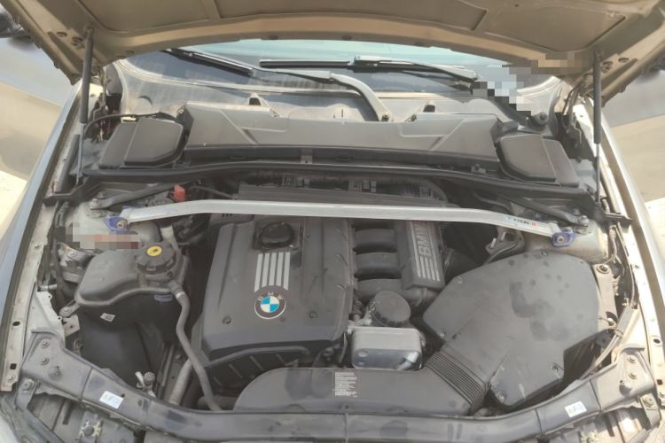 Used BMW 3 Series 2011 325i Sport Edition Engine Bay