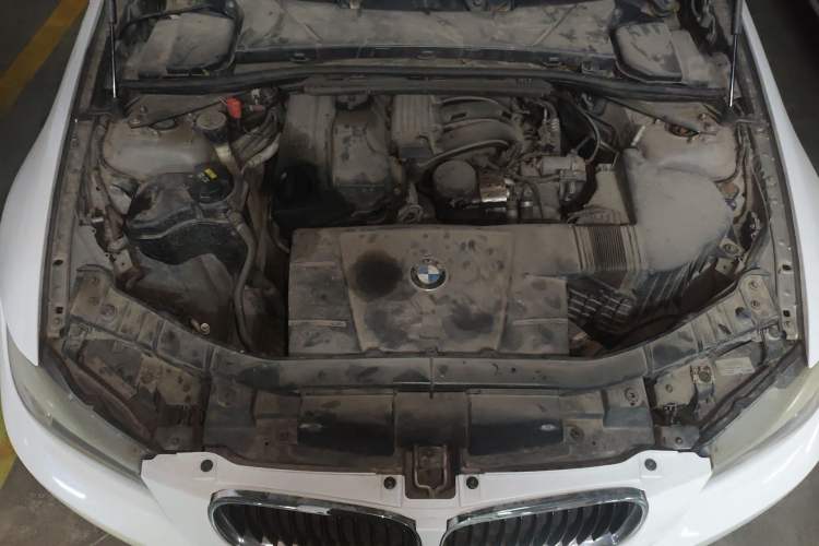 Used BMW 3 Series 2011 318i Leading Model Engine Bay