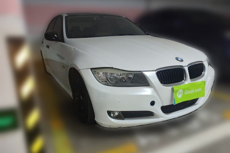 Used BMW 3 Series 2011 318i Leading Model Front Right 45 Deg