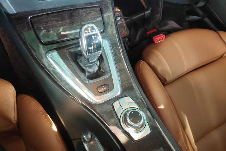 Used BMW 3 Series 2011 335i Convertible Coupe Gear Lever