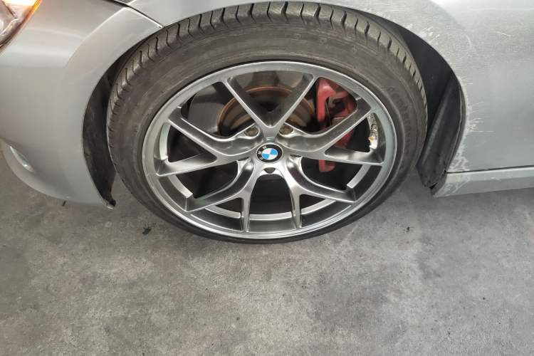 Used BMW 3 Series 2011 335i Convertible Coupe Left Front Wheel Hub
