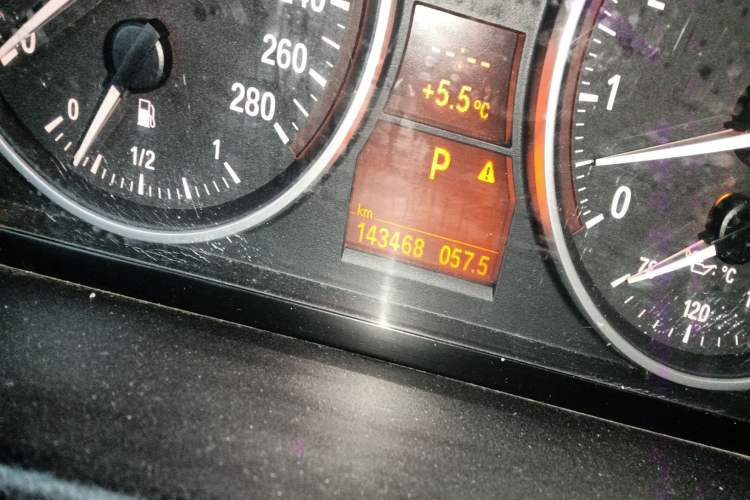 Used BMW 3 Series 2011 330i Convertible Coupe Odometer Close Up