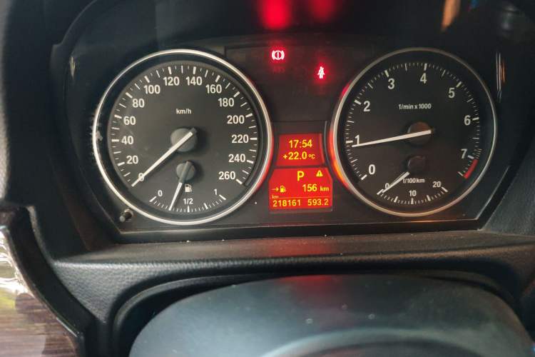 Used BMW 3 Series 2011 325i Luxury Edition Odometer Close Up