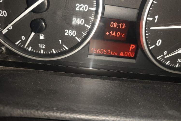 Used BMW 3 Series 2011 318i Leading Model Odometer Close Up