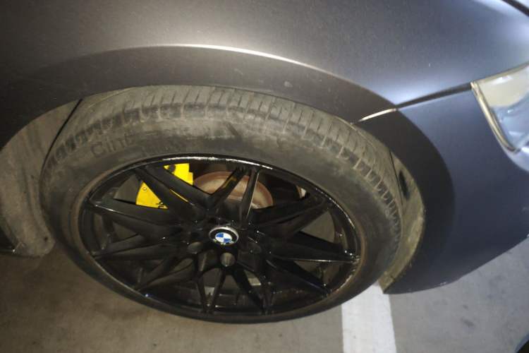 Used BMW 3 Series 2011 320i Coupe Right Front Wheel Hub