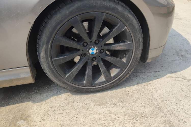 Used BMW 3 Series 2011 325i Sport Edition Right Front Wheel Hub