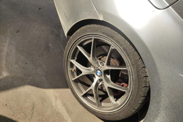 Used BMW 3 Series 2011 335i Convertible Coupe Right Rear Wheel Hub