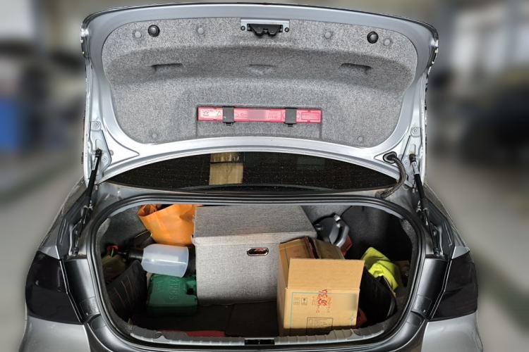 Used BMW 3 Series 2011 318i Leading Model Trunk
