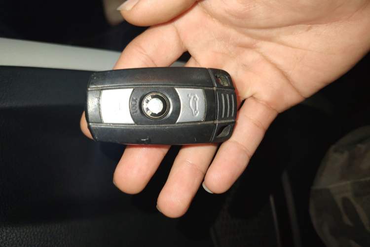 Used BMW 3 Series 2011 320i Coupe Vehicle Key