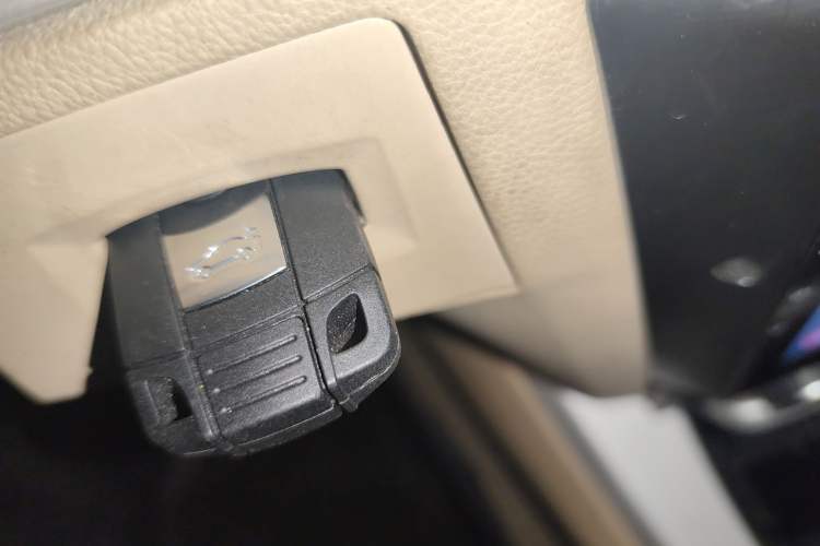Used BMW 3 Series 2011 318i Leading Model Vehicle Key