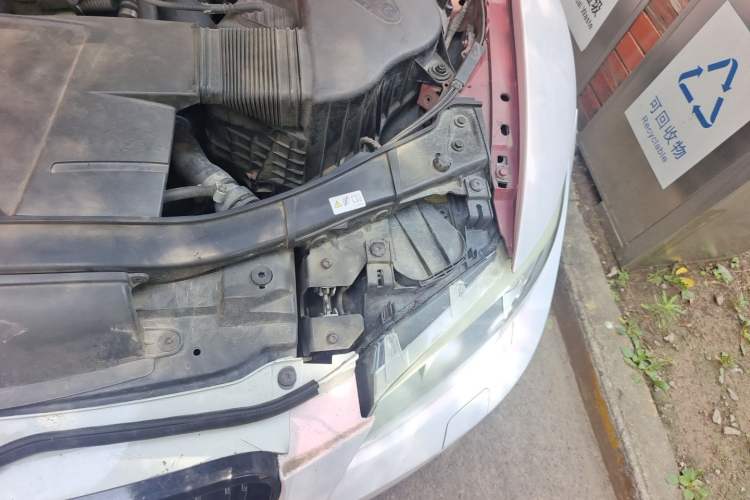 Used BMW 3 Series 2011 320i Coupe Engine Bay Left