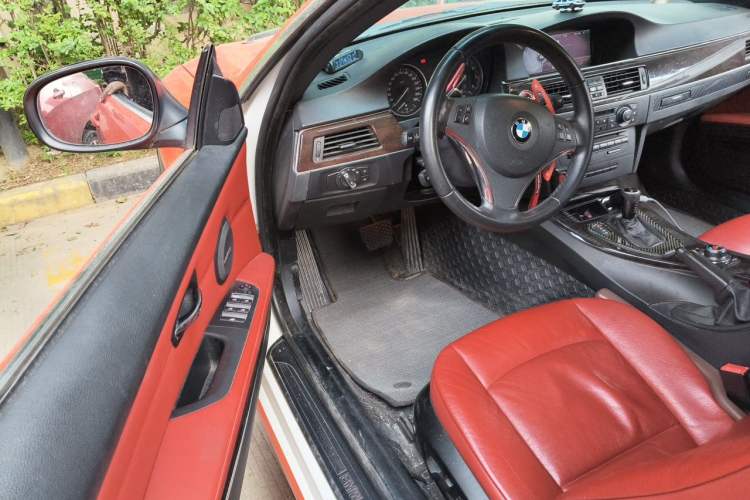 Used BMW 3 Series 2011 330i Convertible Coupe Driver Seat