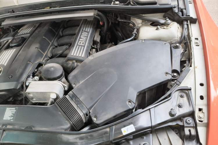 Used BMW 3 Series 2011 330i Convertible Coupe Engine Bay Left