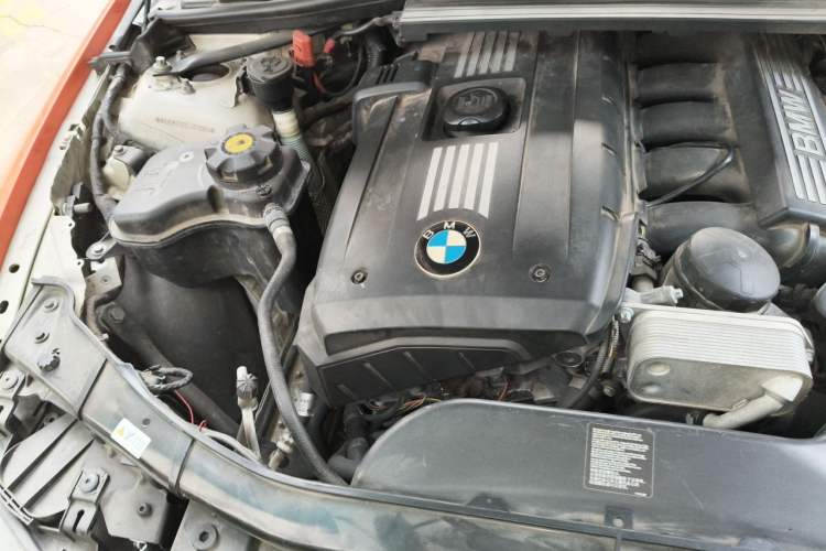 Used BMW 3 Series 2011 330i Convertible Coupe Engine Bay Right
