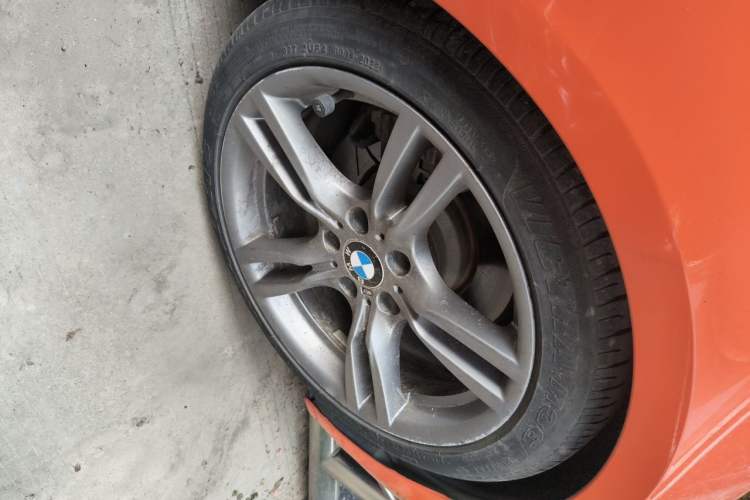 Used BMW 3 Series 2011 330i Convertible Coupe Right Front Wheel Hub