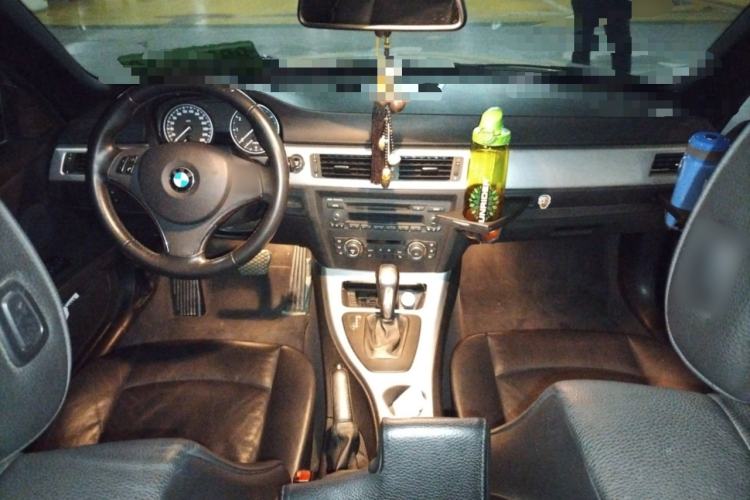 Used BMW 3 Series 2011 320i Convertible Coupe Center Console