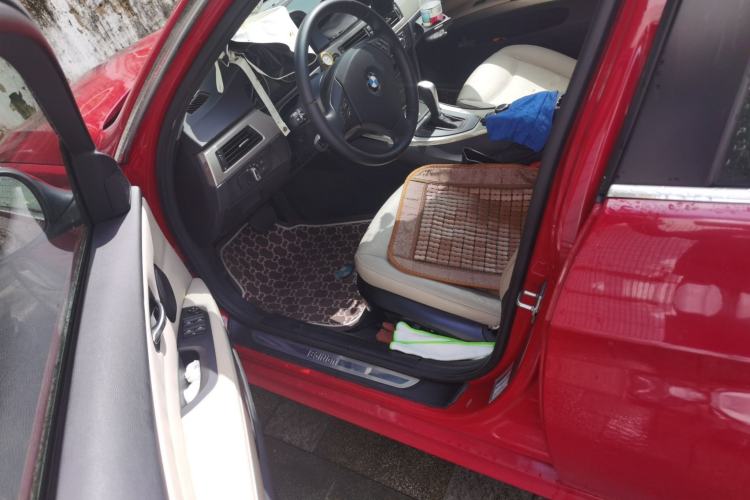 Used BMW 3 Series 2011 320i Luxury Edition Driver Seat