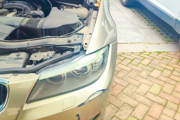 Used BMW 3 Series 2011 320i Sport Edition Engine Bay Left
