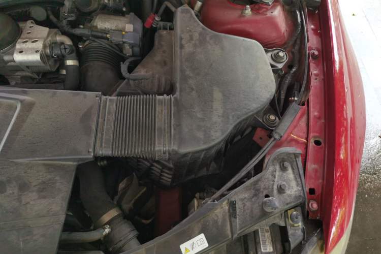 Used BMW 3 Series 2011 320i Luxury Edition Engine Bay Left