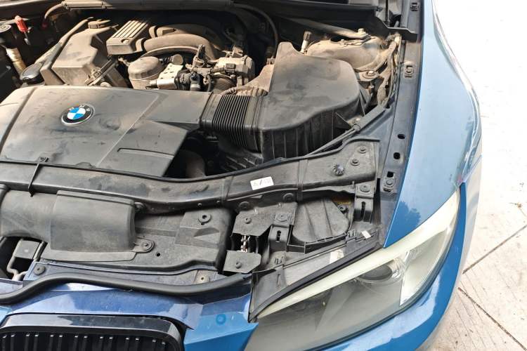 Used BMW 3 Series 2011 320i Coupe Engine Bay Left
