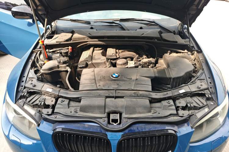 Used BMW 3 Series 2011 320i Coupe Engine Bay