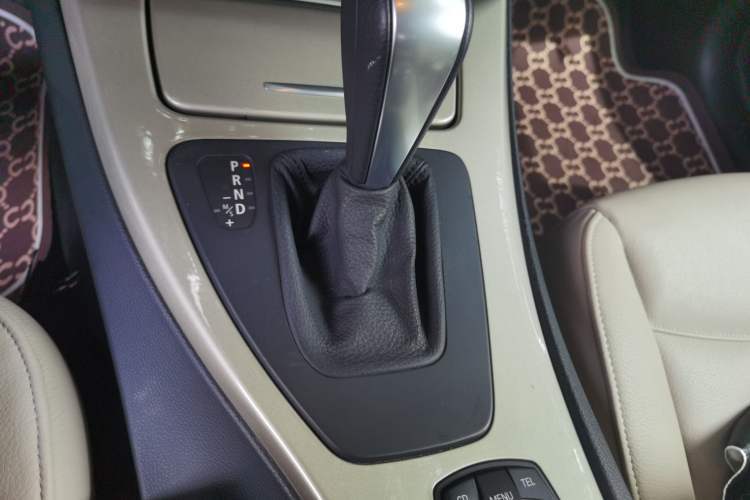 Used BMW 3 Series 2011 320i Luxury Edition Gear Lever