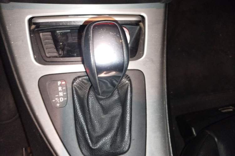 Used BMW 3 Series 2011 320i Convertible Coupe Gear Lever