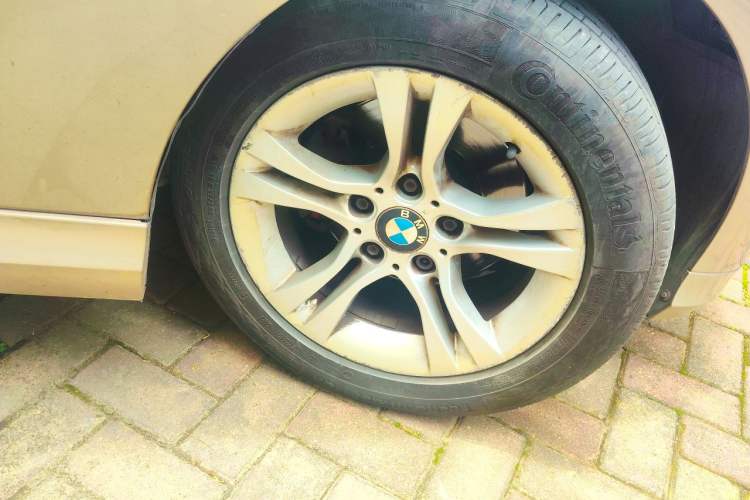 Used BMW 3 Series 2011 320i Sport Edition Right Front Wheel Hub