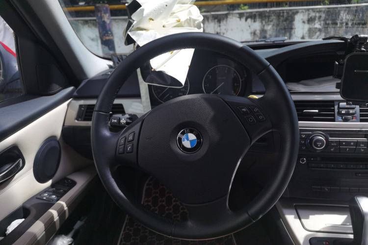 Used BMW 3 Series 2011 320i Luxury Edition Steering Wheel