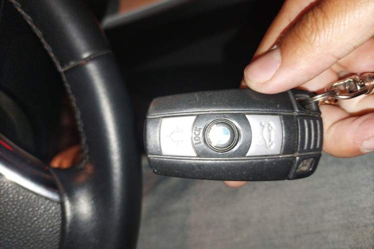 Used BMW 3 Series 2011 320i Convertible Coupe Vehicle Key