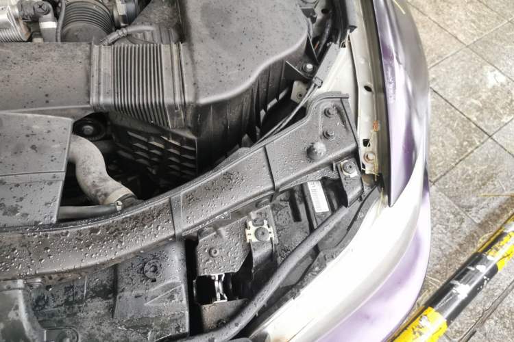 Used BMW 3 Series 2011 318i Leading Model Engine Bay Left