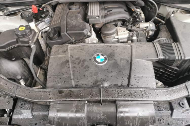 Used BMW 3 Series 2011 318i Leading Model Engine Bay