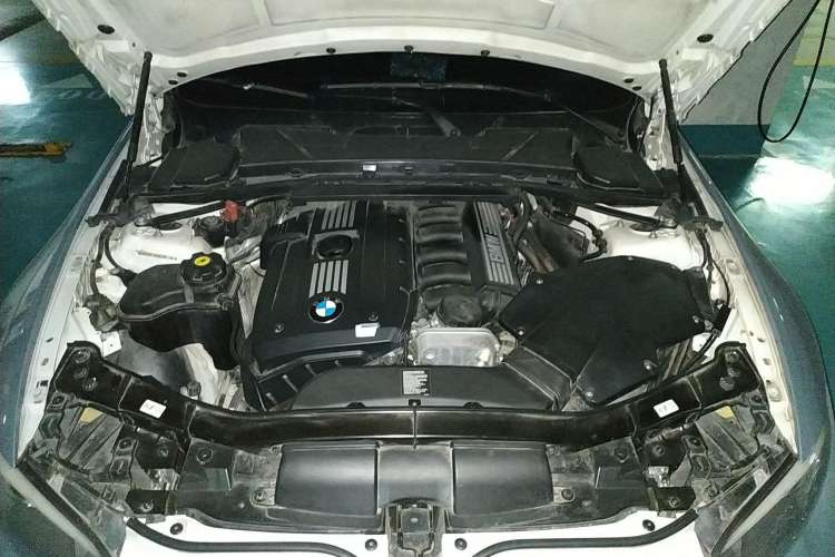 Used BMW 3 Series 2011 325i Convertible Coupe Engine Bay