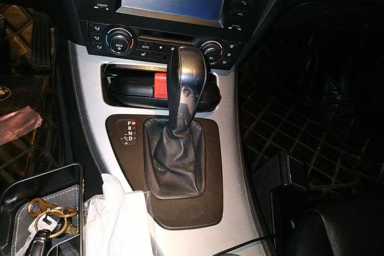 Used BMW 3 Series 2011 325i Convertible Coupe Gear Lever