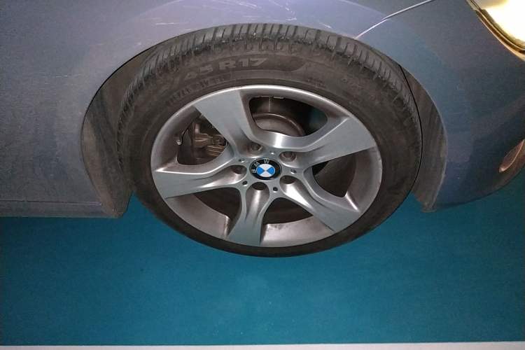 Used BMW 3 Series 2011 325i Convertible Coupe Right Front Wheel Hub