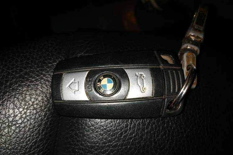 Used BMW 3 Series 2011 325i Convertible Coupe Vehicle Key