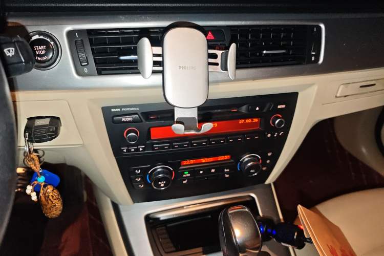 Used BMW 3 Series 2011 325i Convertible Coupe Audio And AC Panel