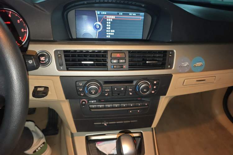 Used BMW 3 Series 2011 320i Luxury Edition Audio And AC Panel