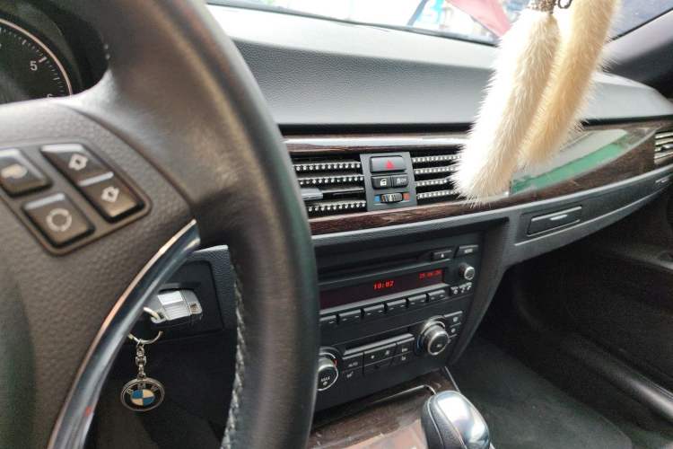 Used BMW 3 Series 2011 320i Convertible Coupe Audio And AC Panel