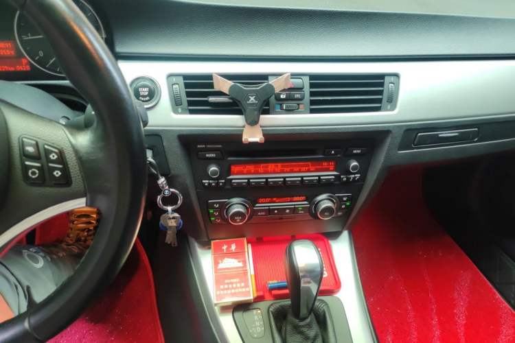 Used BMW 3 Series 2011 320i Coupe Audio And AC Panel