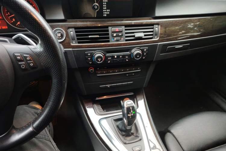 Used BMW 3 Series 2011 335i two-door coupe Audio And AC Panel