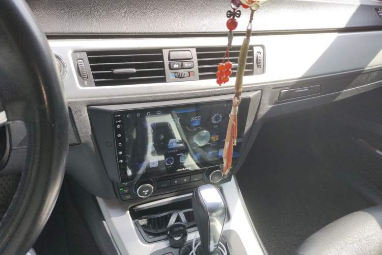 Used BMW 3 Series 2011 320i Coupe Audio And AC Panel